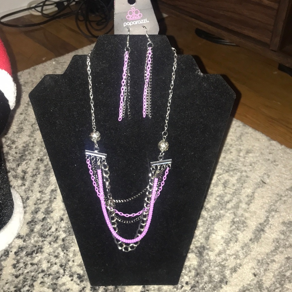 Free paparazzi jewelry with any Purchase